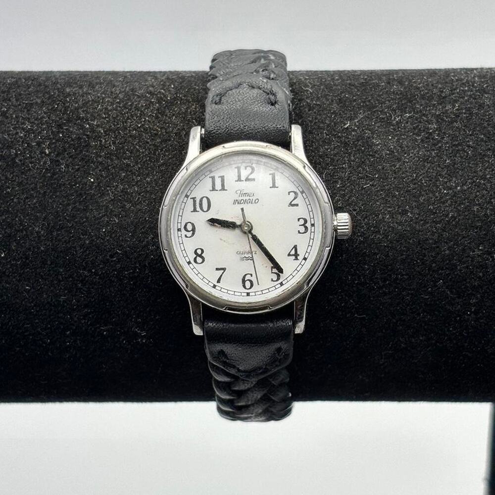 Vintage silver timex watch
